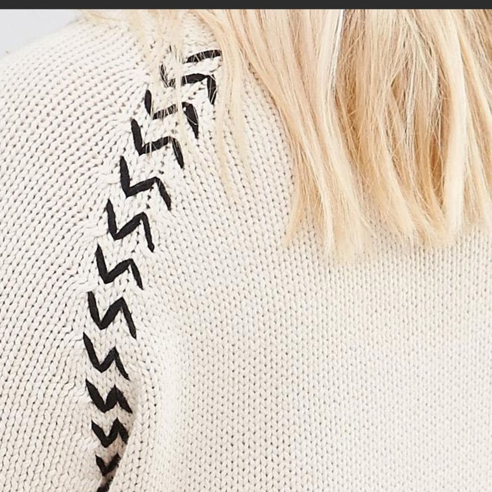 Boxy Western Fringe Boho Cream w/Black Bell Sleeve Chunky Knit Sweater Women’s L - Picture 3 of 10